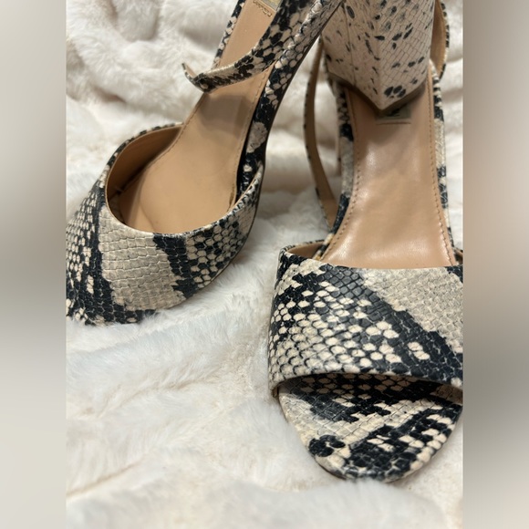 Steve Madden Black and White Snakeskin Ankle Strap Block Heel - Picture 12 of 15